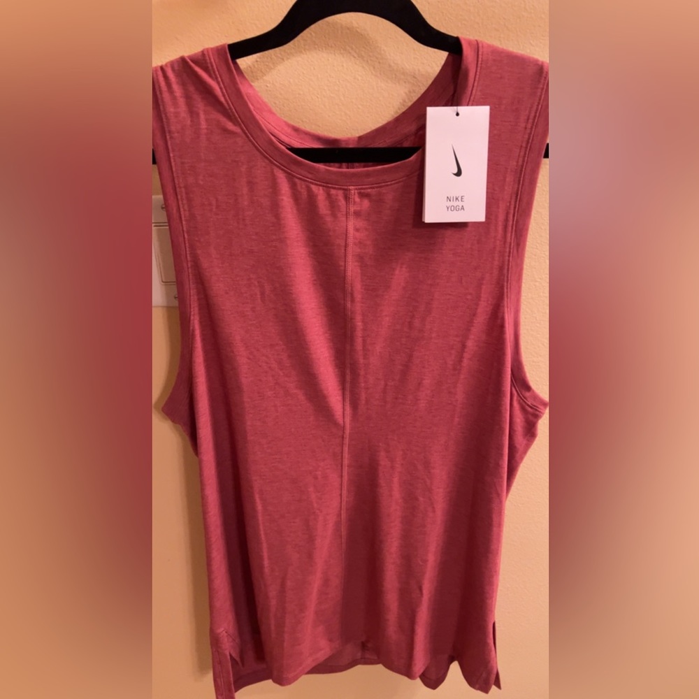 Men’s Nike sleeveless shirt